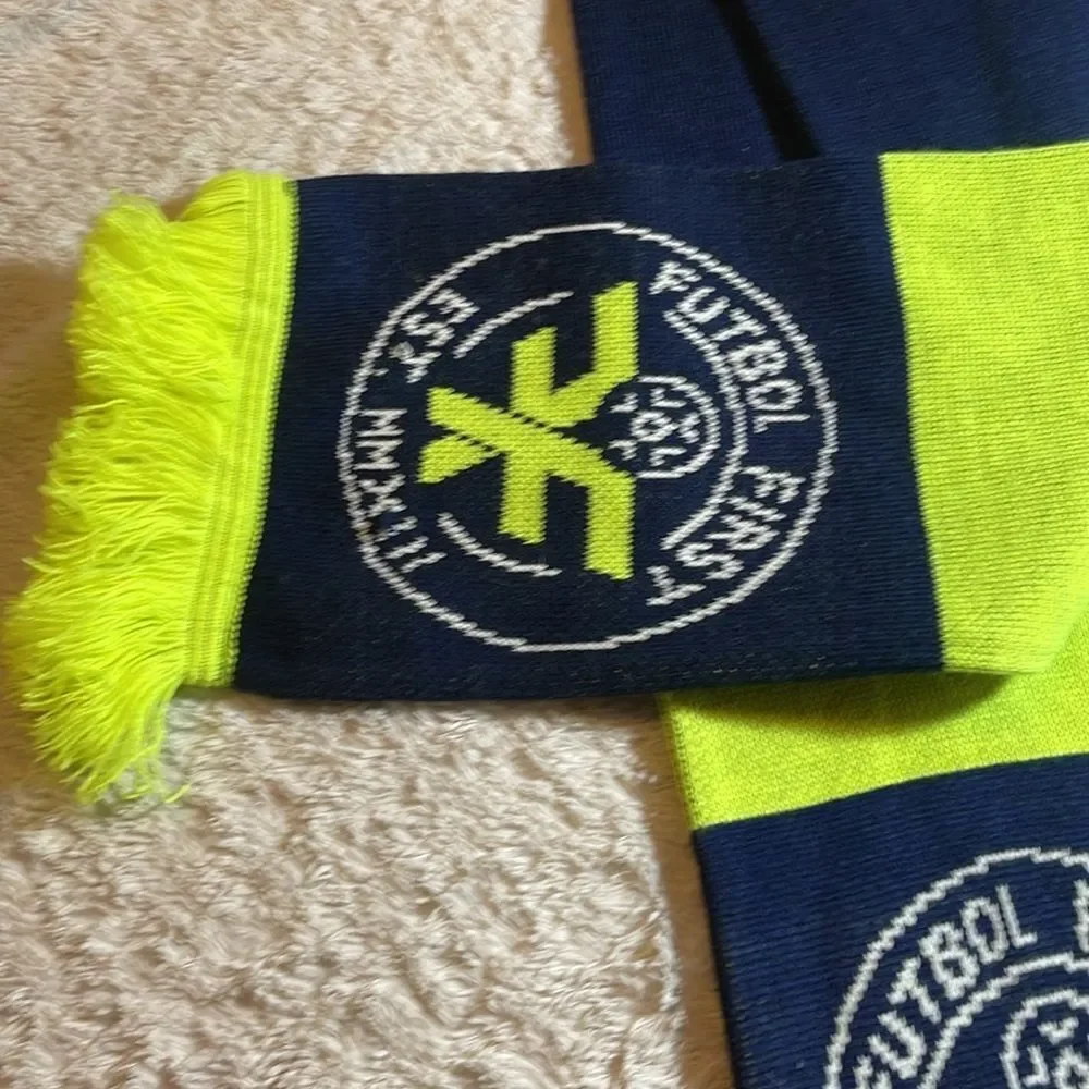 Futbol first scarf